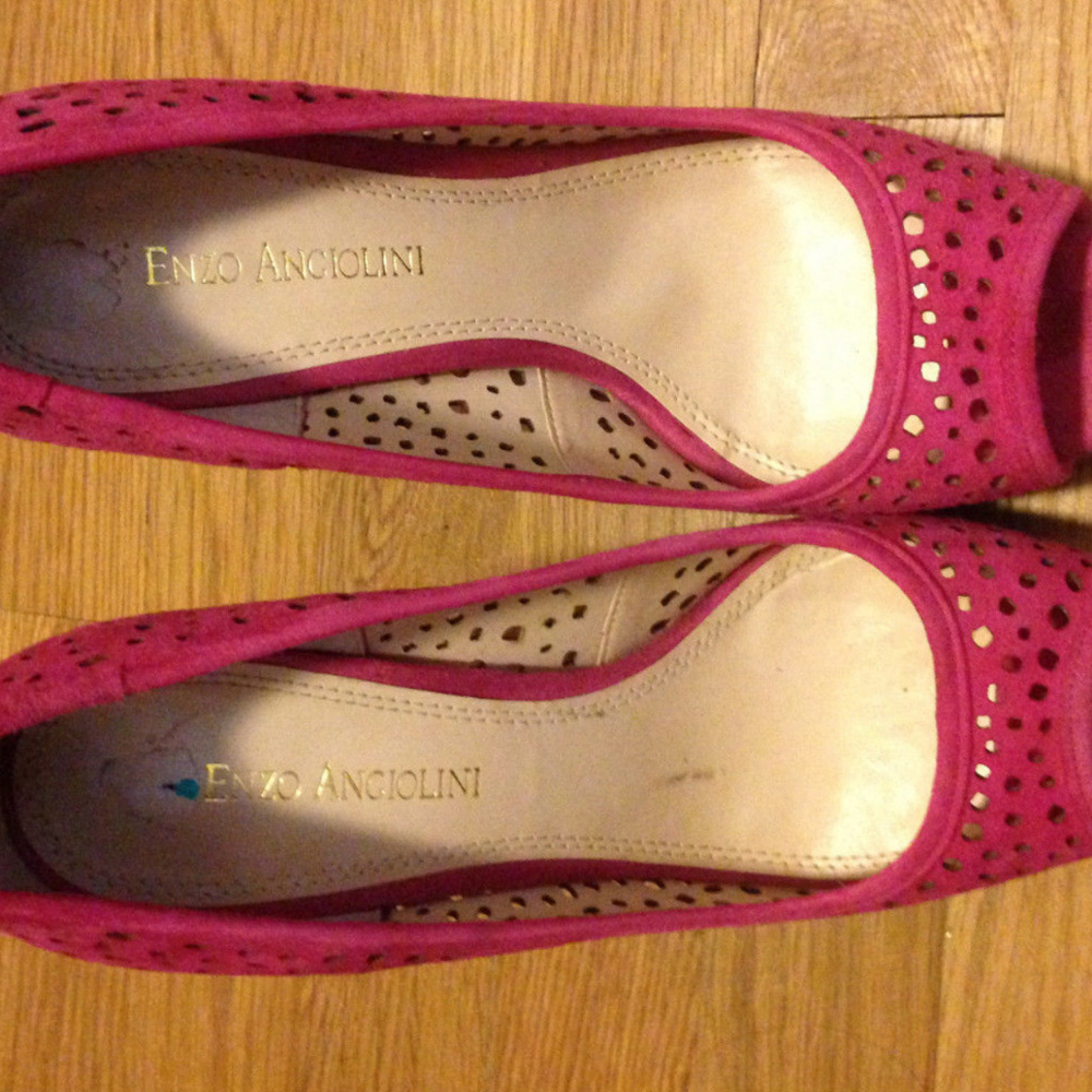 Enzo Angiolini Sully Hot Pink Suede Heels Cut Out
